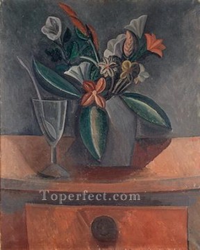パブロ・ピカソ Painting - 花瓶 ワイングラスとスプーン 1908年 パブロ・ピカソ